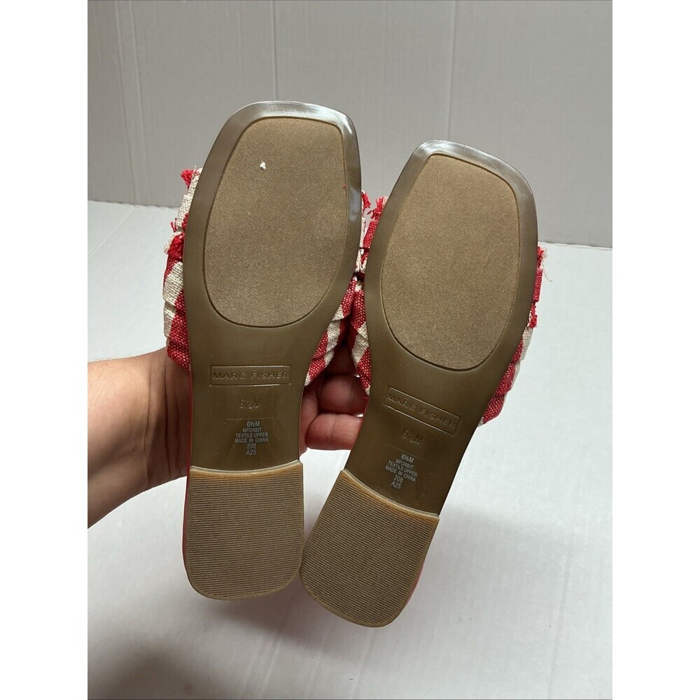 Marc Fisher Sandals Size  6.5. In New Condition - Picture 3 of 4